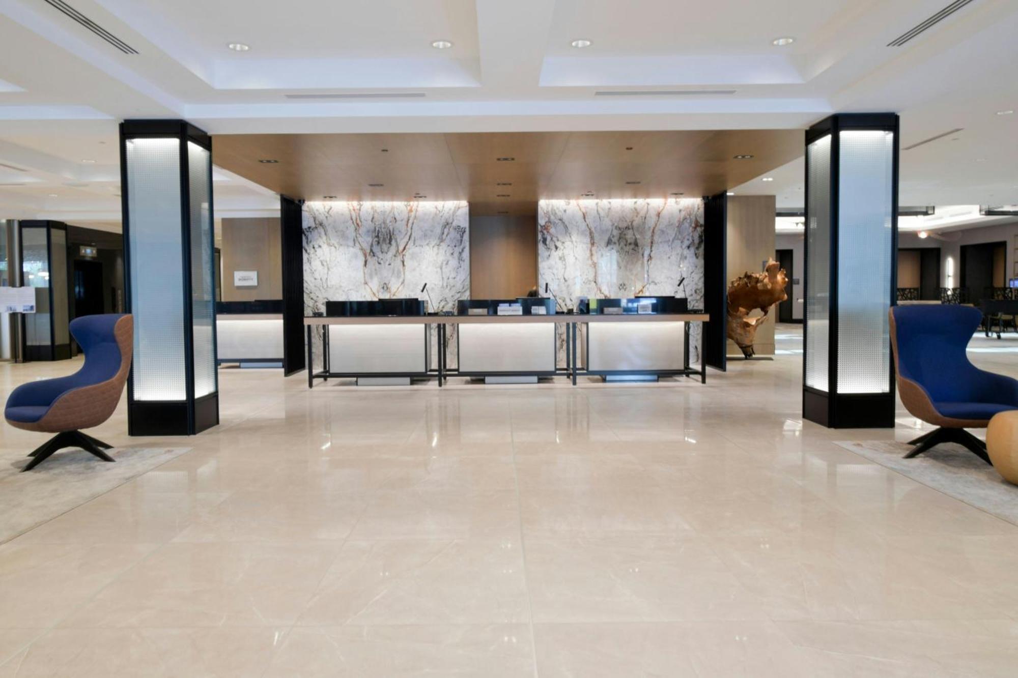Sheraton Laval Hotel Exterior foto
